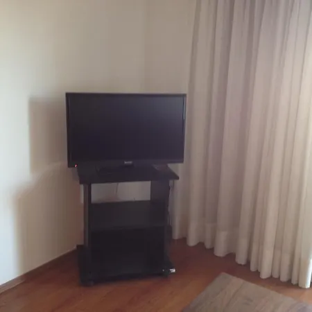 Francis Apartments-3