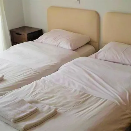Francis Apartments-2