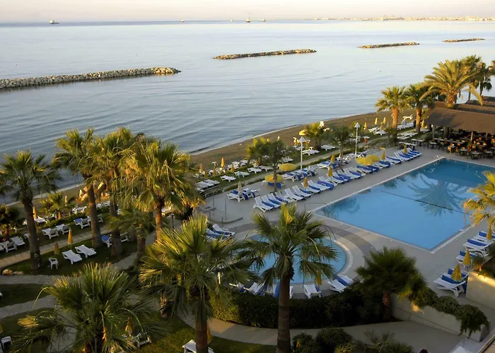 Jacuzzi hotel: Palm Beach Hotel & Bungalows
